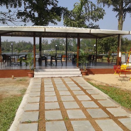 Savshanti Lake Resort Saputara Eksteriør bilde
