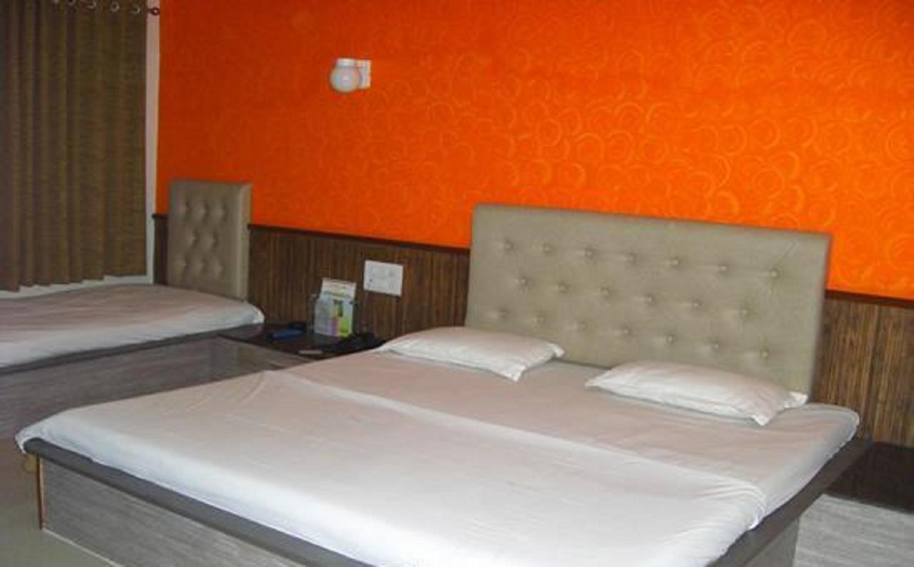 Savshanti Lake Resort Saputara Eksteriør bilde