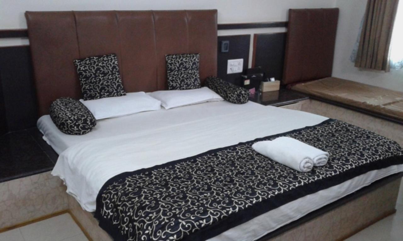 Savshanti Lake Resort Saputara Eksteriør bilde