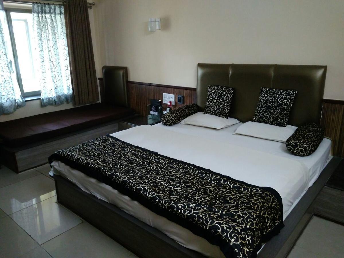 Savshanti Lake Resort Saputara Eksteriør bilde